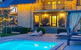 Orchard Villa